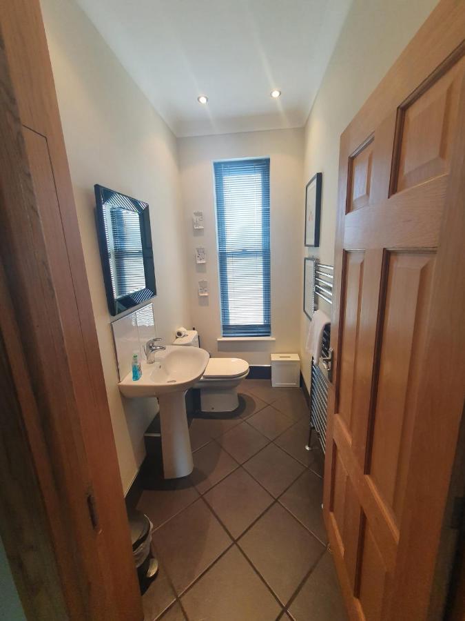 St Annes Apartment Халифакс Екстериор снимка